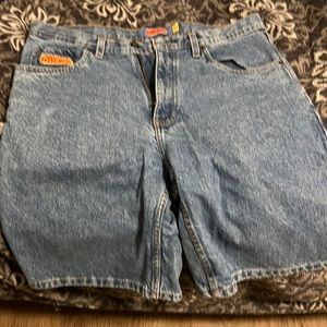 Empires, jean shorts